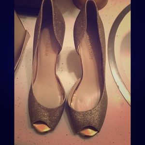 Kelly & Katie Gold Sparkle heels size 9 Prom